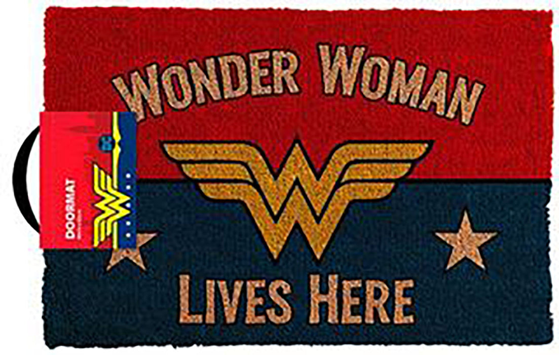 DC Comics - Wonder Woman Lives Here Doormat