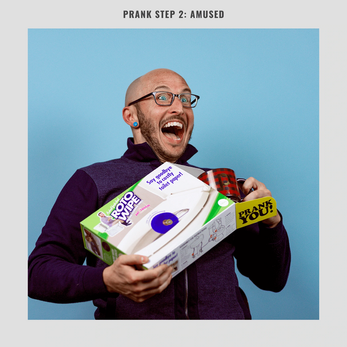 PRANK-O Prank Gift Box - Roto Wipe